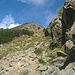 Il sentiero che prosegue verso la cresta del Torrione Porro.