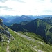 Unterhalb der Köllenspitz-Südwand geht's gen Sabachjoch. Zentraler Blickfang: der Thaneller in den Lechtaler Alpen
