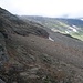 Endlose Serpentinen enden nach 2700 Höhenmeter,nun weniger steil über groben Schotter
