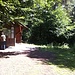 kleine Schutzhütte auf dem Waldbeerenberg