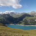 Der Stausee Lac du Chevril. Links oben die breit vergletscherte Grande Motte (3653m), rechts daneben die Grande Casse (3855m).