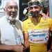 Marco Pantani stringe la mano al lussemburghese Charly Gaul nel Tour del 1998.<br />Considerato l'erede dello scalatore lussemburghese Charly Gaul, Pantani riportò il ciclismo negli anni novanta a quei livelli di popolarità raggiunti nel dopoguerra.