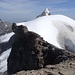 Der stark vergletscherte Gipfel der Klockerin, dahinter das Wiesbachhorn
