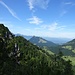 Auf dem Sattel oberhalb der Brandelbergalm hat man frei Sicht zu Kitzstein, Heuberg und Wasserwand.