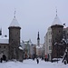Das Viru-Tor (Viru Värav) und die alte Stadtmauer im Südwesten der Altstadt von Tallinn.