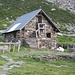 Die östliche Hütte der Alpe Borgna