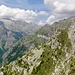 Der Blick in den nächsten Kessel vor dem Bereich der Alp Sevinera auf ca. 2250 Metern