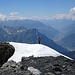 Frei Sicht ins Walliser Haupttal und das etwas tiefer gelegene Gipfelkreuz