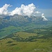 Paradeblick über die weiten Alpflächen zum Alpstein.