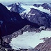 So sah es hier vor 50 Jahren am 12. August 1967 aus. Viel mehr Schnee und Eis und unberührte Gletscherlandschaft oberhalb der Hütte, mittlerweile durch das Skigebiet zerstört.