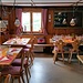 Samstag: Das Restaurant im Gasthaus Alpina, richtig heimelig!