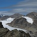 Das obere Laaser Tal trägt den Laaser Gletscher, darüber Ortler, Vertainspitze und Hoher Angelus.