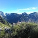 Blick hinüber in den östlichen Teil des Karwendels.