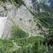 Weg unter der Staumauer zum Gasthaus Gigerwald