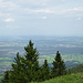 Blick in den Dunst, rechts Simsee und Chiemsee