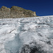 am Nachmittag beim Abstieg fließen wegen der Wärme unzählige kleine Bächlein den Gletscher hinunter.