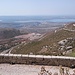 Rechts nochmals schön der Straßenverlauf zu sehen, in der Bildmitte die Autobahn, die das Velebit-Gebirge überwindet.
Im Hintergrund das Novigrader Meer, deutlich zu erkennen der Canyon der Zrmanja