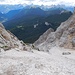 La prima parte di discesa dopo la Forcella è abbastanza ripida.<br />Poi il sentiero (visibile a destra) passa alla base della parete.