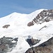 <b>Il Rifugio Guide Val d'Ayas (3420 m), costruito sul costone roccioso della Lambronecca, fra le colate del Grande Ghiacciao di Verra.</b>