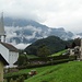 Kirche Mols und Raischibe (hinten)