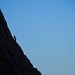 Un climber lungo lo Spigolo del Velo ... e qui penso che qualcuno stia già andando a rispolverare le sue scarpette d'arrampicata ... :)))