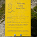 Klettersteigset-Helm-und-Zeugs-montier-Platz neben der markanten Antenne