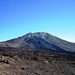Blick vom Mirador Chio (Mirador Narices del Teide) zum Pico Sur. Der Pico Viejo liegt auf der Nordseite des Kraters