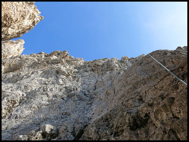 Auch nach dem Kamin geht es noch ein gutes Stück weiter... [hikr.org]