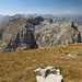 Zla Kolata / Kollata e keqe - Ausblick am Gipfel in etwa östliche Richtung, u. a. zu Maja e Rosit und Karanfil (dahinter).