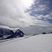 Neuschnee und Spalten vor Bernina und Roseg