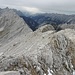 Fortsetzung des Grates nach Westen zur Speckkarspitze<br />Ich muss jetzt allerdings zur Bettelwurfhütte absteigen, da es bereits nach 18.00 Uhr ist!