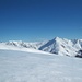 In centro la cuspide del Pizzo di Gino e verso sx la giogaia che raggiunge il Monte Segor