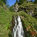 schöner Wasserfall des Zuflusses des Lac de Taney