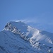 Donnerstag Morgen: Start der Oeschinenseeumrundung mit sehr winterlichen Blicken in die umliegende Bergwelt.