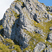 Nochmals das Brunnistöckli von der Hütte aus. In Originalgrösse sieht man viele Leute auf dem Zittergrat Klettersteig. Die Route lässt sich so gut nachvollziehen.