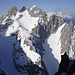 schon etwas höher; Blick zur Westlichen Karwendelspitze und zu den Karwendelköpfen. Ganz rechts außen, neben der Kreuzwand ist die kleine Viererspitze