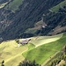 Bergbauernhöfe am Meraner Höhenweg 1000 m über dem Tal