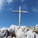 Das neu aufgestellte Kreuz auf dem Mittleren Karwendelkopf