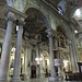 Chiesa di San Siro. L'interno è a tre navate su colonne binate. L'edificio costituisce una transizione fra il tardo manierismo ed il barocco.