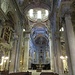 Chiesa di San Siro. La navata centrale, sul fondo l'altare maggiore, opera di Pierre Puget in marmo nero e bronzo del 1670.
