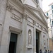 La chiesa di San Siro fu la prima cattedrale di Genova, venne ricostruita fra il 1586 ed il 1613. La facciata neoclassica risale al 182, con statue della Fede di Nicolò Traverso e della Speranza di Bartolomeo Carrea. I bassorilievi sono ispirati all'agiografia di San Siro.