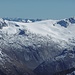 Hier überblickt man das Gelände unserer Skitour im Frühjahr 2015 auf Großen Mörchner u. Schwarzenstein.<br />Rechts des Mörchners im Hintergrund Gipfel der Schobergruppe, weiter rechts Gipfel der Venedigergruppe.<br />