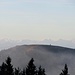 Blick in den Süden in das schemenhaft sichtbare Berner Oberland