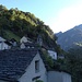 Das hübsche Bergdorf Brontallo liegt etwas erhöht über dem Maggiatal und ist idealer Ausgangspunkt für die Besteigung des Pizzo di Brünesc.