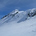Skidepot zwischen den beiden Felsen rechts,dann geht's durch ein Coulärli  über den Grat zum Schlussaufstieg