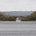 Die Brücke (Zoom) befindet sich an der Nahtstelle zwischen dem Muckross Lake und dem Lough Leane.