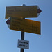 Signpost at the minor western summit. However, the actual summit is 300 m further to the east. 
