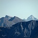 Hinter dem Binnelgrat die Kanisfluh und Gipfel in den Allgäuer Alpen