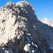 Tratto di cresta percorsa in discesa da quota 3030 m e sulla destra della foto la nostra salita 
