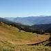 Vue vers le Glaubenbielental et le Sarner See, avec Stanserhorn et Pilatus